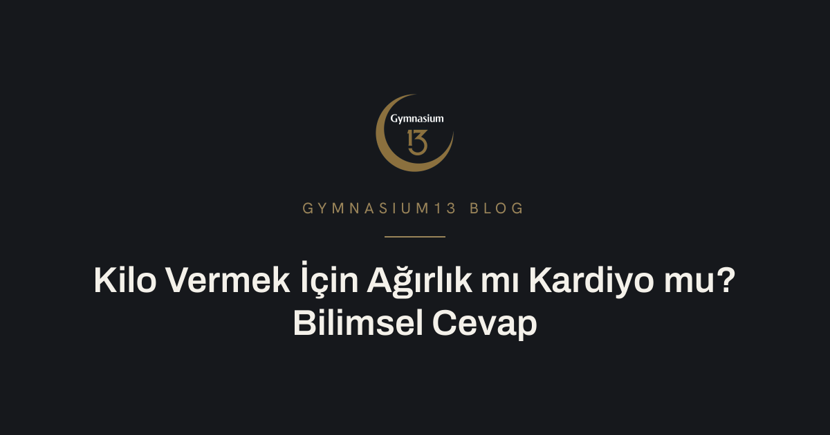 Ağırlık ve kardiyo ekipmanlarının bir arada olduğu bir antrenman alanı